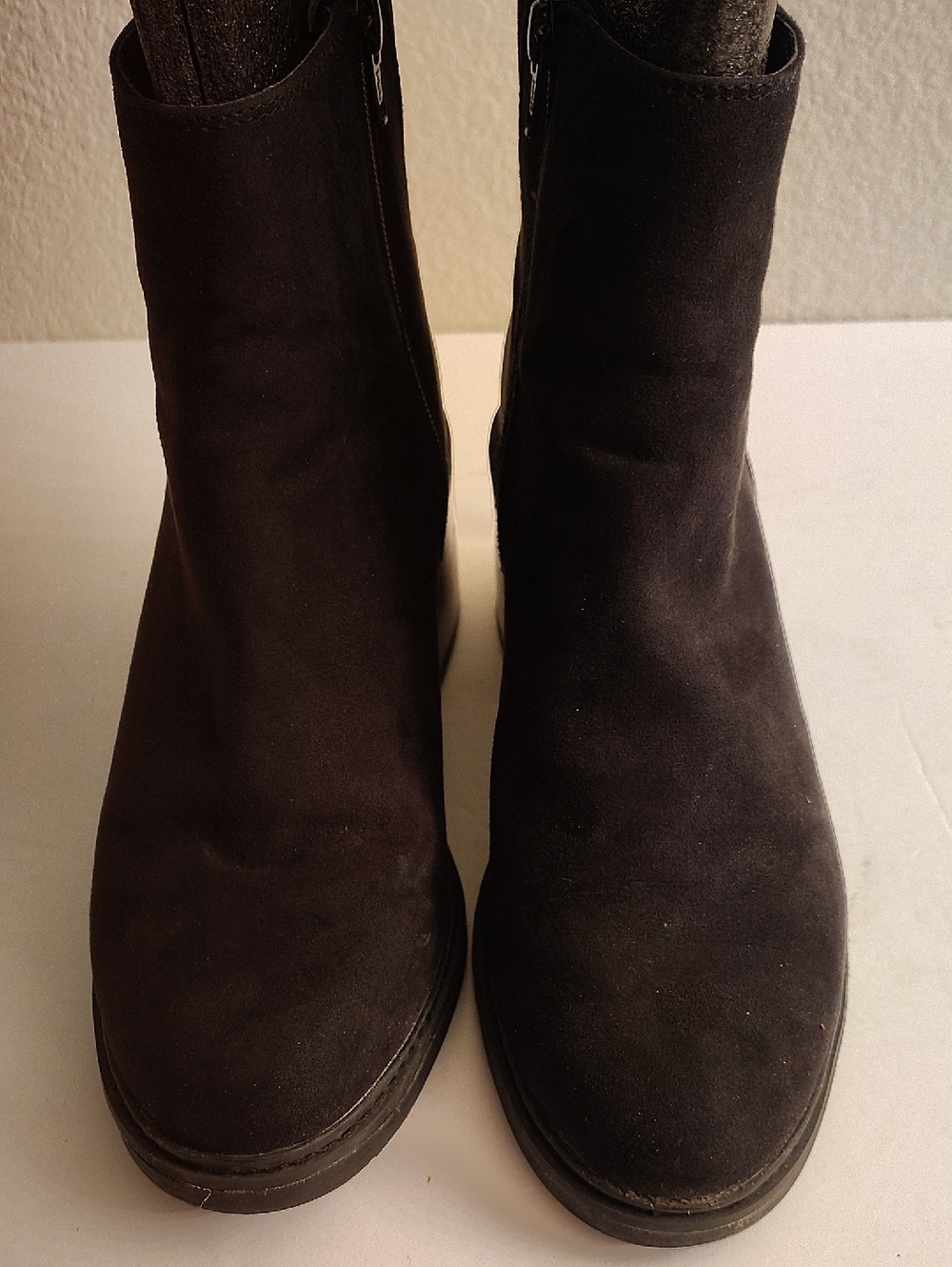 a new day Women's Size 11 Black Suede Ankle Booties 5S X